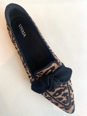 VIVAIA Knit Pointed Toe Flats Leopard Knit with Bow Size 7 (37.5)  Worn One!